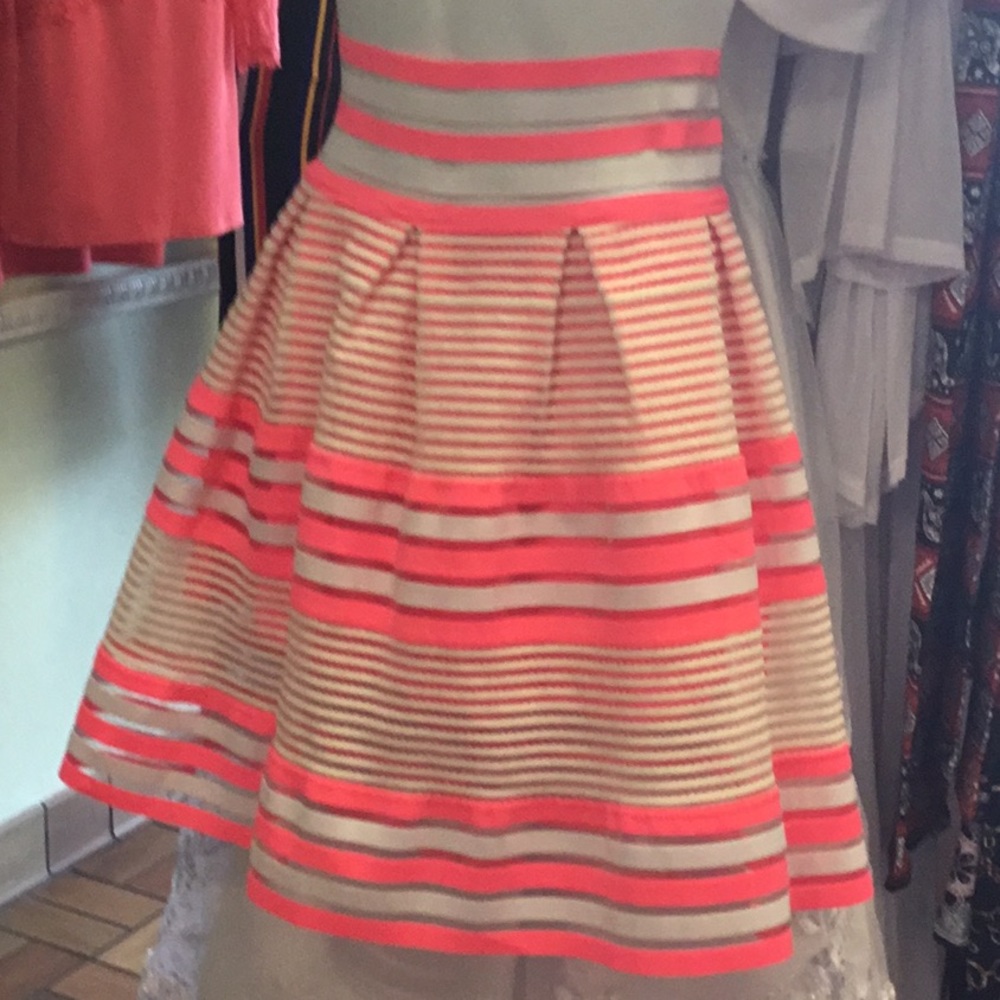 Skirt - Picture 3 of 4